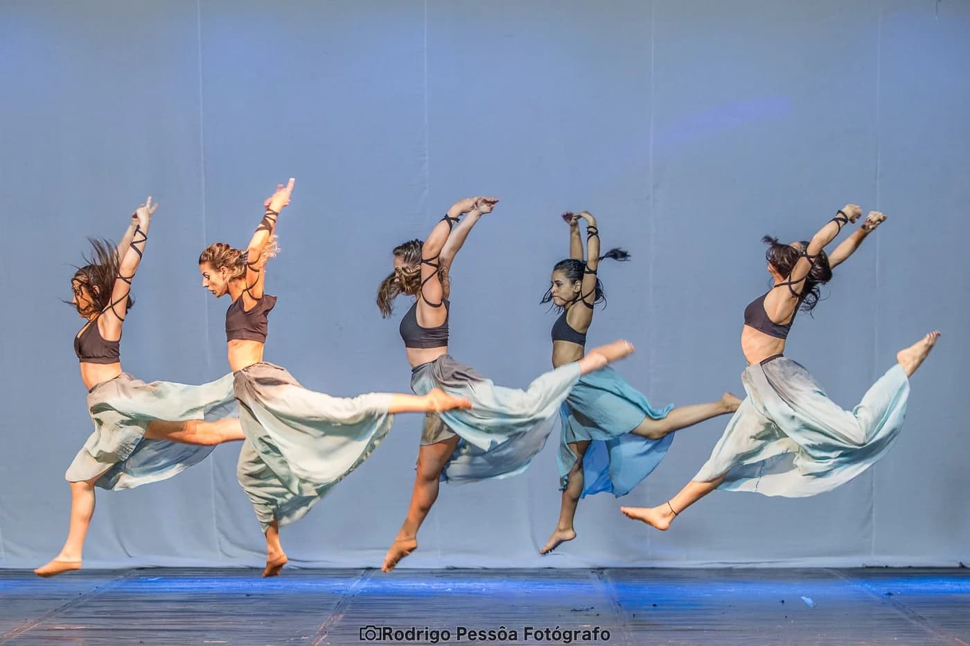 Apresentação de dança contemporânea no Gravidade Festival 2018